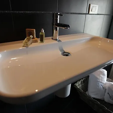 Отель Al Vecchio Tram 3*