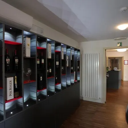 Al Vecchio Tram Hotel 3*